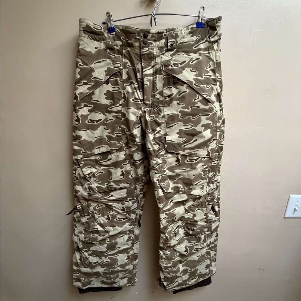 Burton Men's Tan Camouflage Cargo Pants
